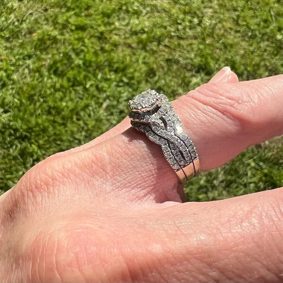 Kay Jewelers white gold wedding ring set. - Picture 2 of 5